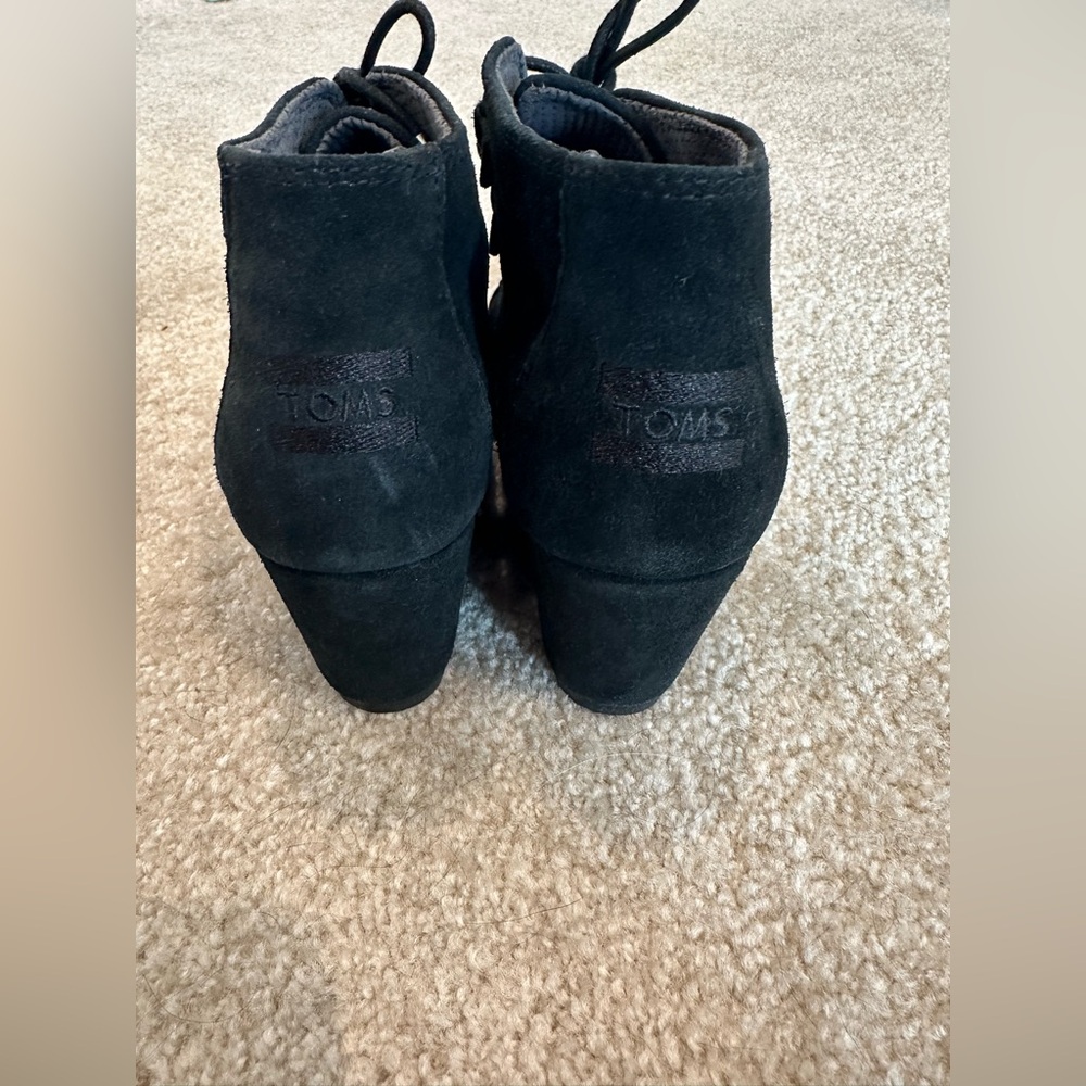 Toms booties size 8 - Picture 2 of 5